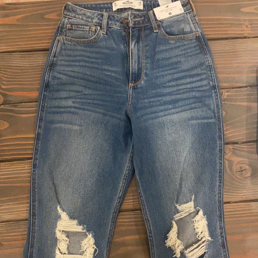 Hollister curvy high rise mom jean